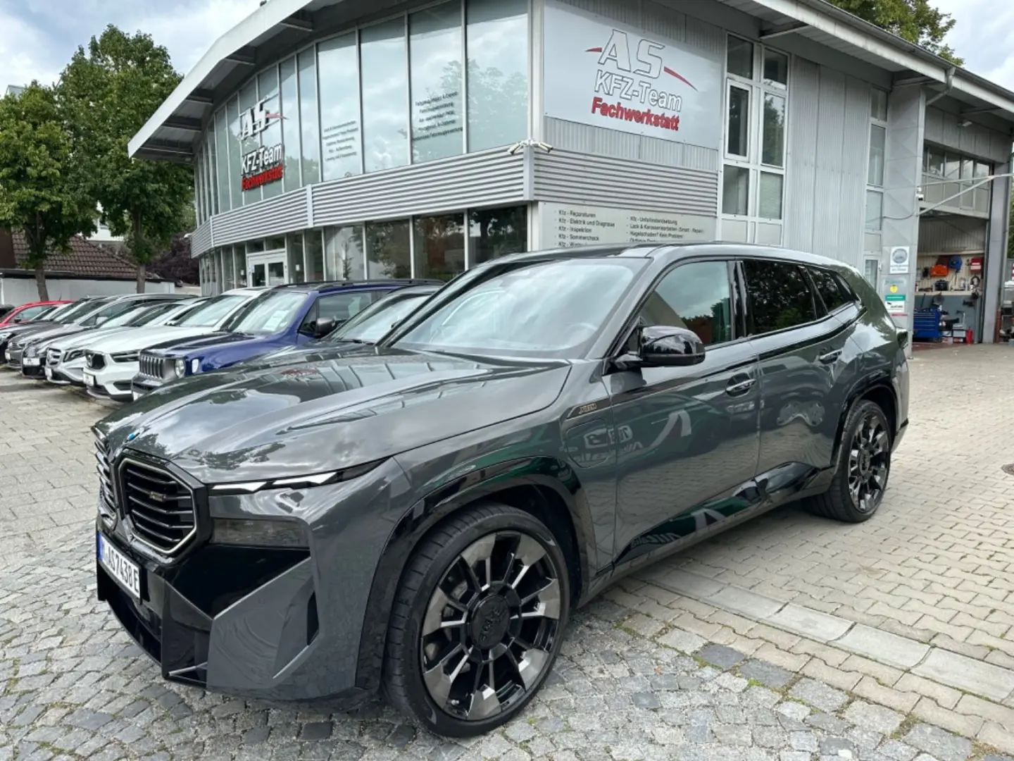 XM 4.4 360  AHK MASSAGE HEAD-UP 23  B&W CARBON