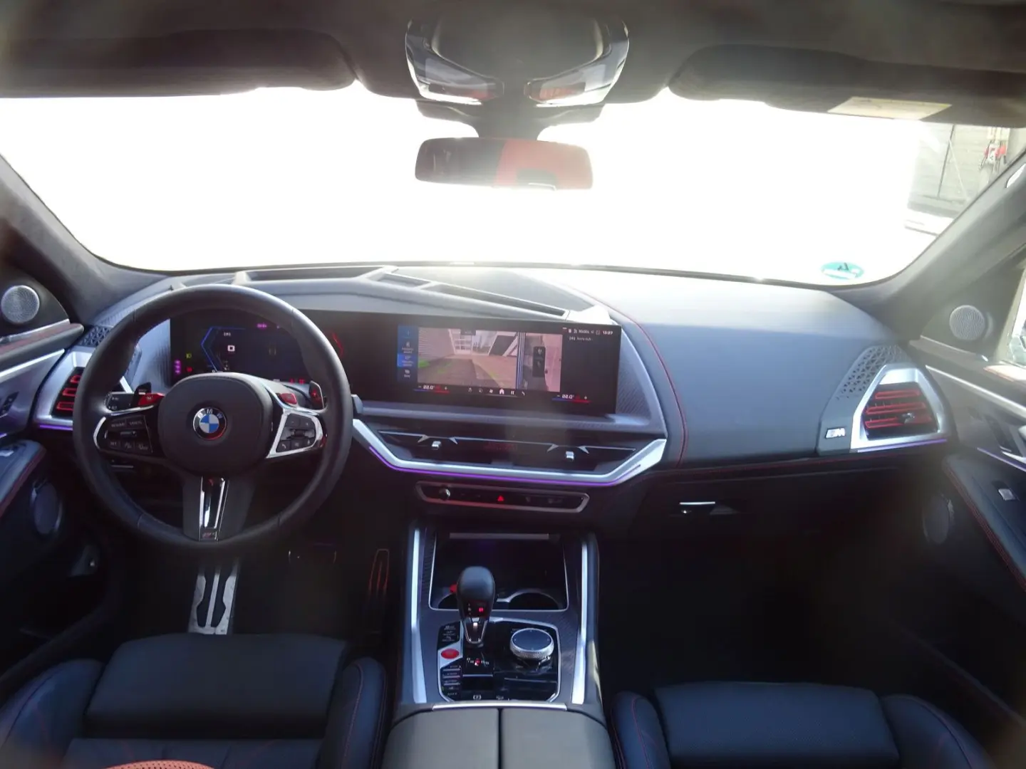 XM Label erst 2000km B&W DriversPackage AHK 360