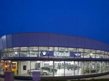 XM Label erst 2000km B&W DriversPackage AHK 360