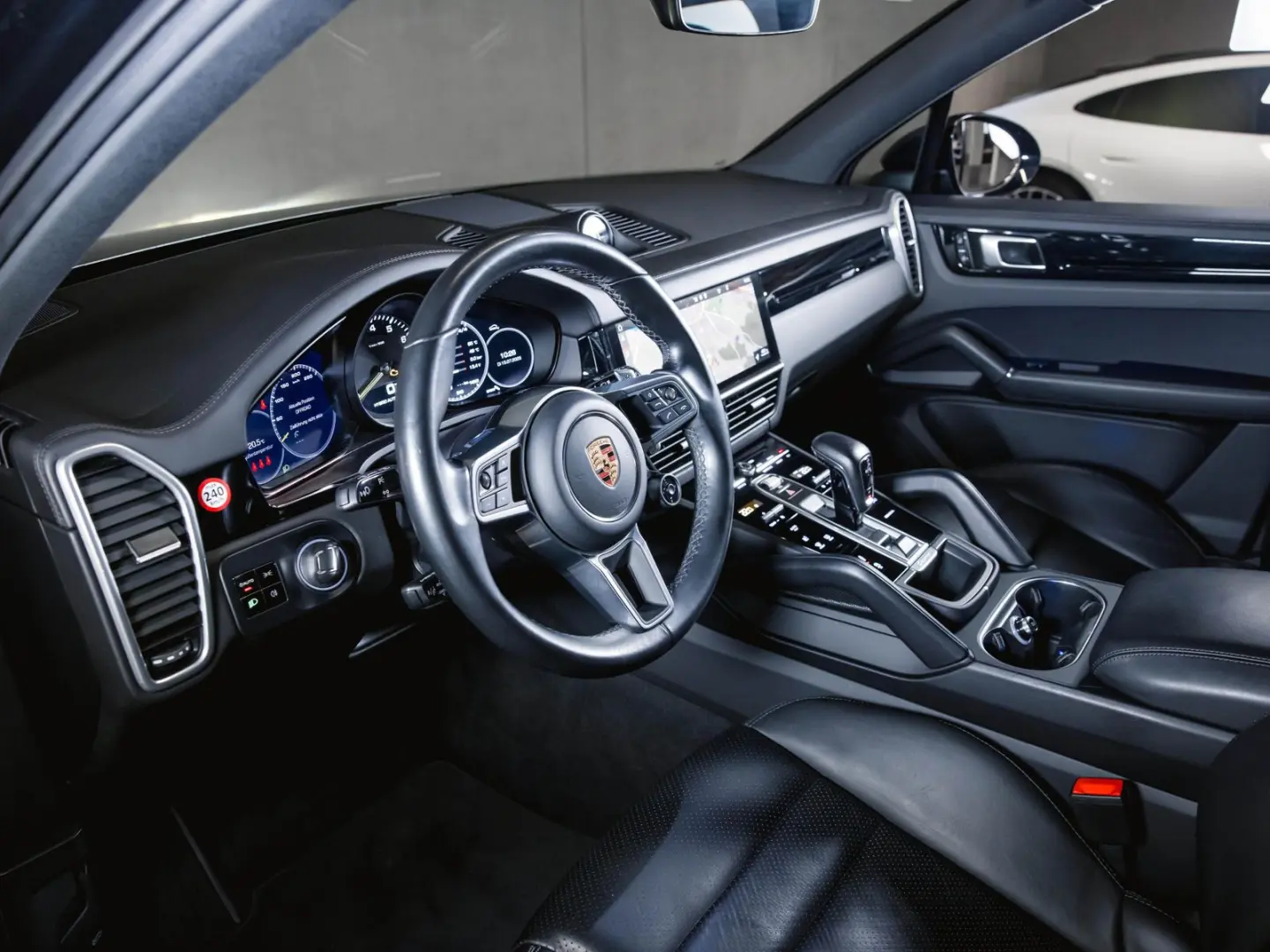 Cayenne E-Hybrid Panoramadach Luftfederung