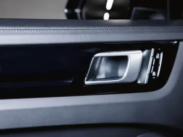 Cayenne E-Hybrid Panoramadach Luftfederung