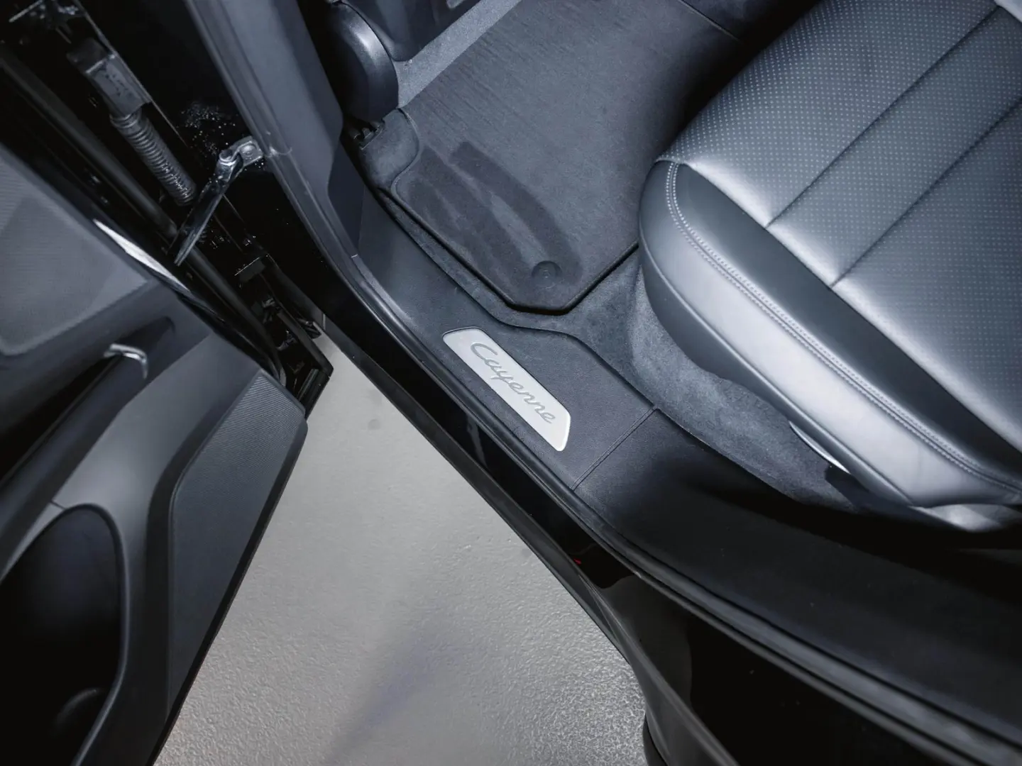 Cayenne E-Hybrid Panoramadach Luftfederung