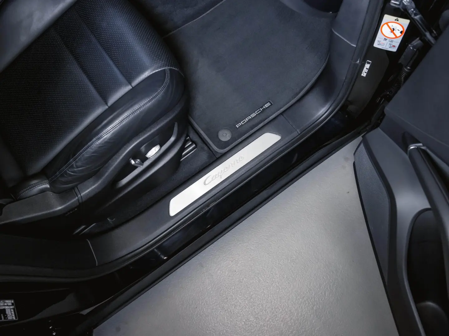 Cayenne E-Hybrid Panoramadach Luftfederung