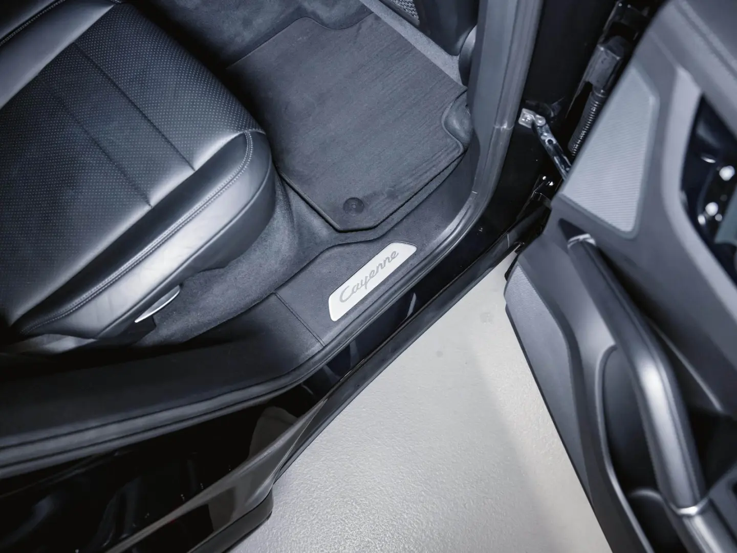 Cayenne E-Hybrid Panoramadach Luftfederung