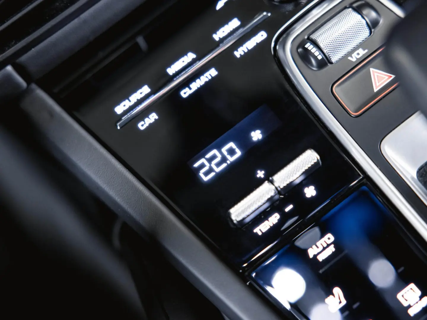 Cayenne E-Hybrid Panoramadach Luftfederung