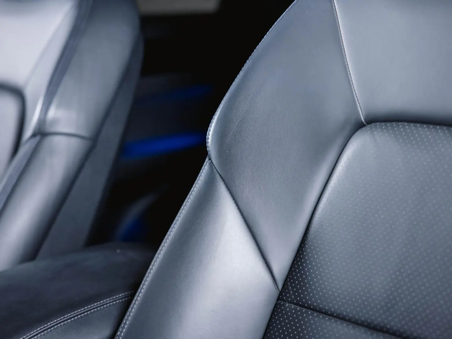 Cayenne E-Hybrid Panoramadach Luftfederung