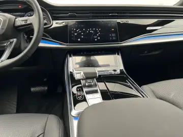 Q8 50 TDI qu S line tip Air HUD Pano Matrix Virt