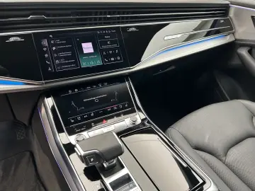 Q8 50 TDI qu S line tip Air HUD Pano Matrix Virt