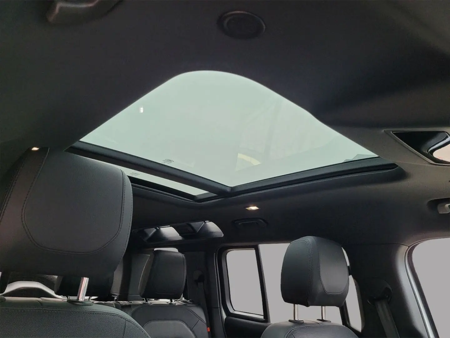 Defender 110 D300 X-DYNAMIC