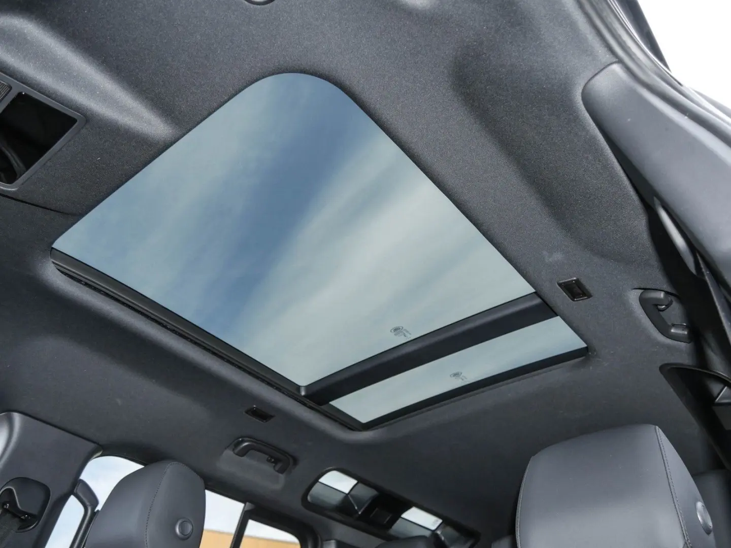 Defender D300 110 X-Dynamic