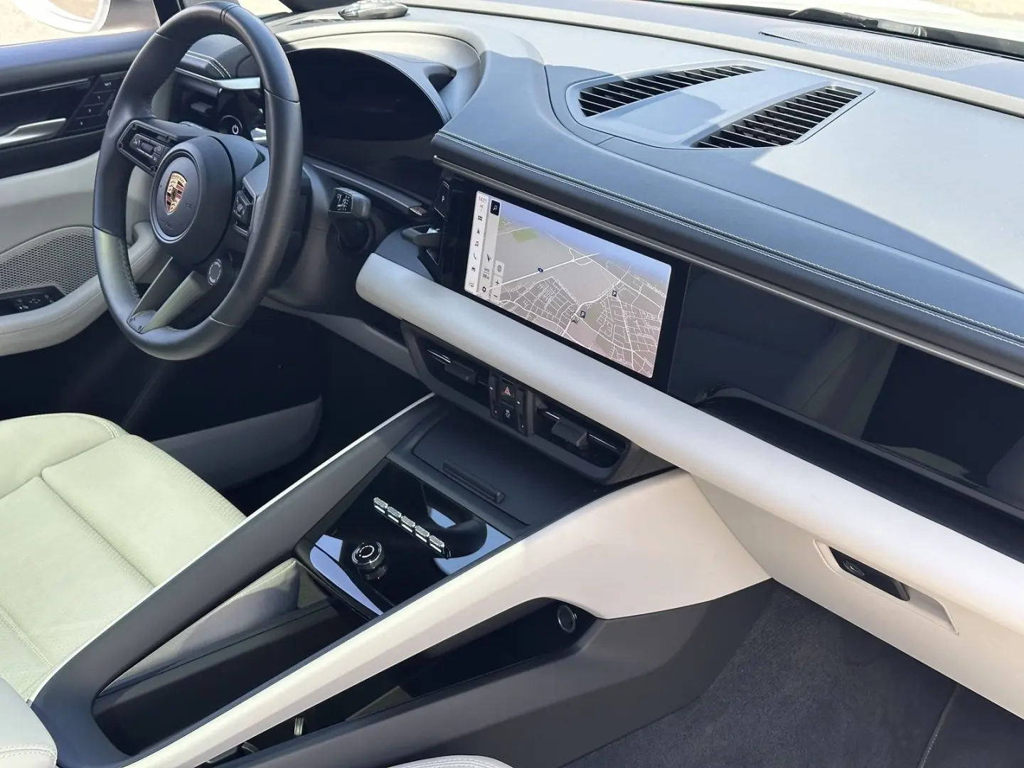 Macan 4 22 EXCLUSIVE CARBON INNODRIVE PANORAMA