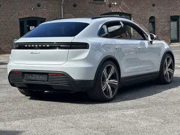 Macan 4 22 EXCLUSIVE CARBON INNODRIVE PANORAMA