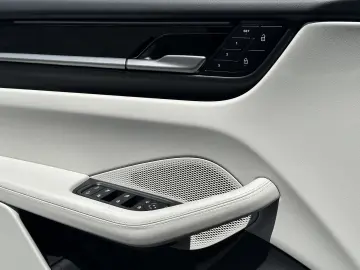 Macan 4 22 EXCLUSIVE CARBON INNODRIVE PANORAMA