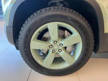 Defender 90 D300 75th Limited Edition Panorama