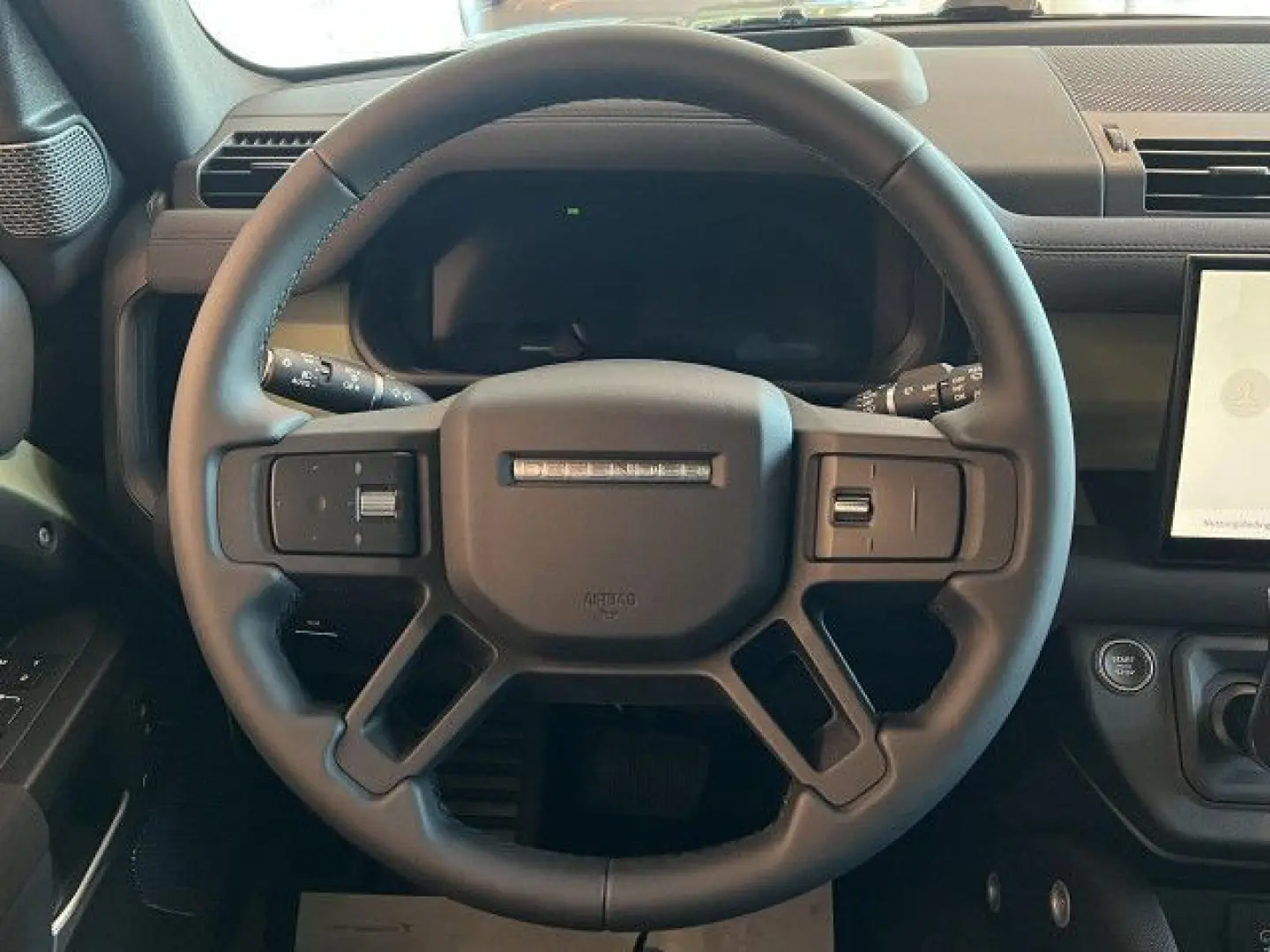 Defender 90 D300 75th Limited Edition Panorama