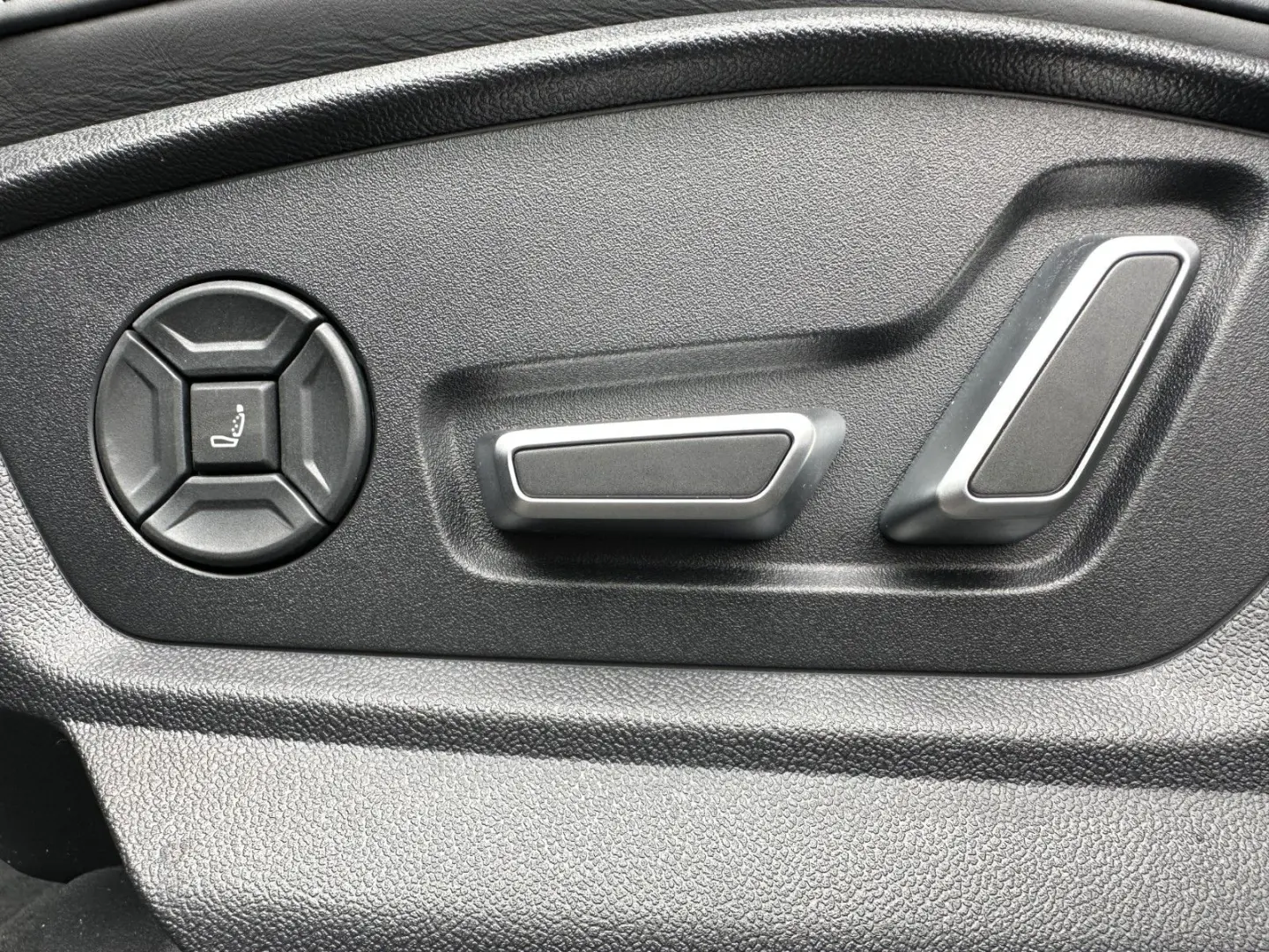 Q8 50 TDI MASSAGE S-LINE SOFT S-SITZ B&O PANO