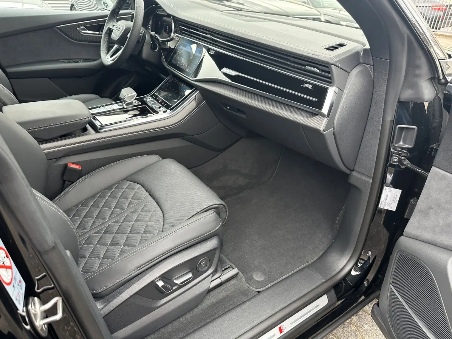 Q8 50 TDI MASSAGE S-LINE SOFT S-SITZ B&O PANO