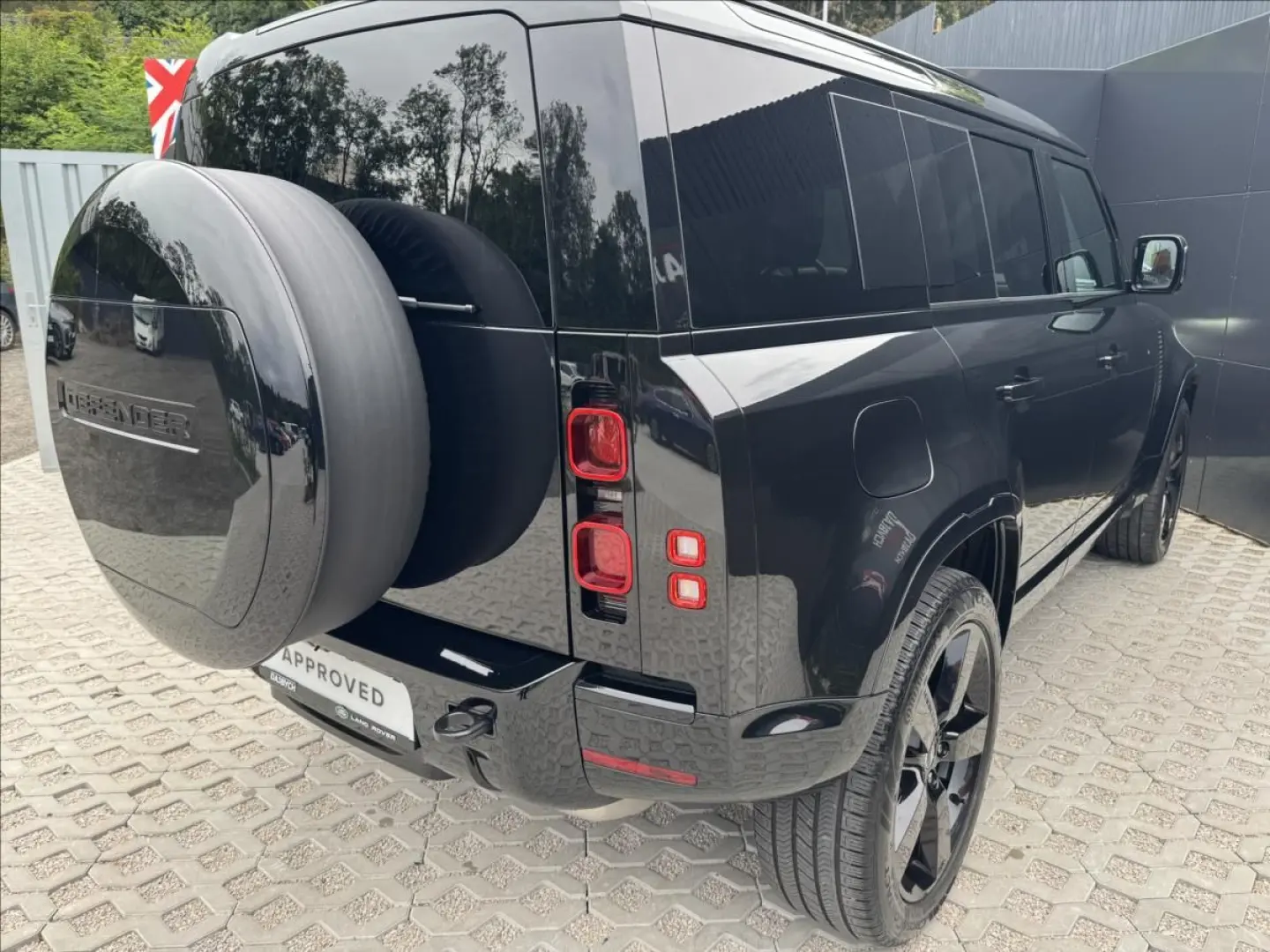 Defender D300 110 X-DYNAMIC SE ČR DPH