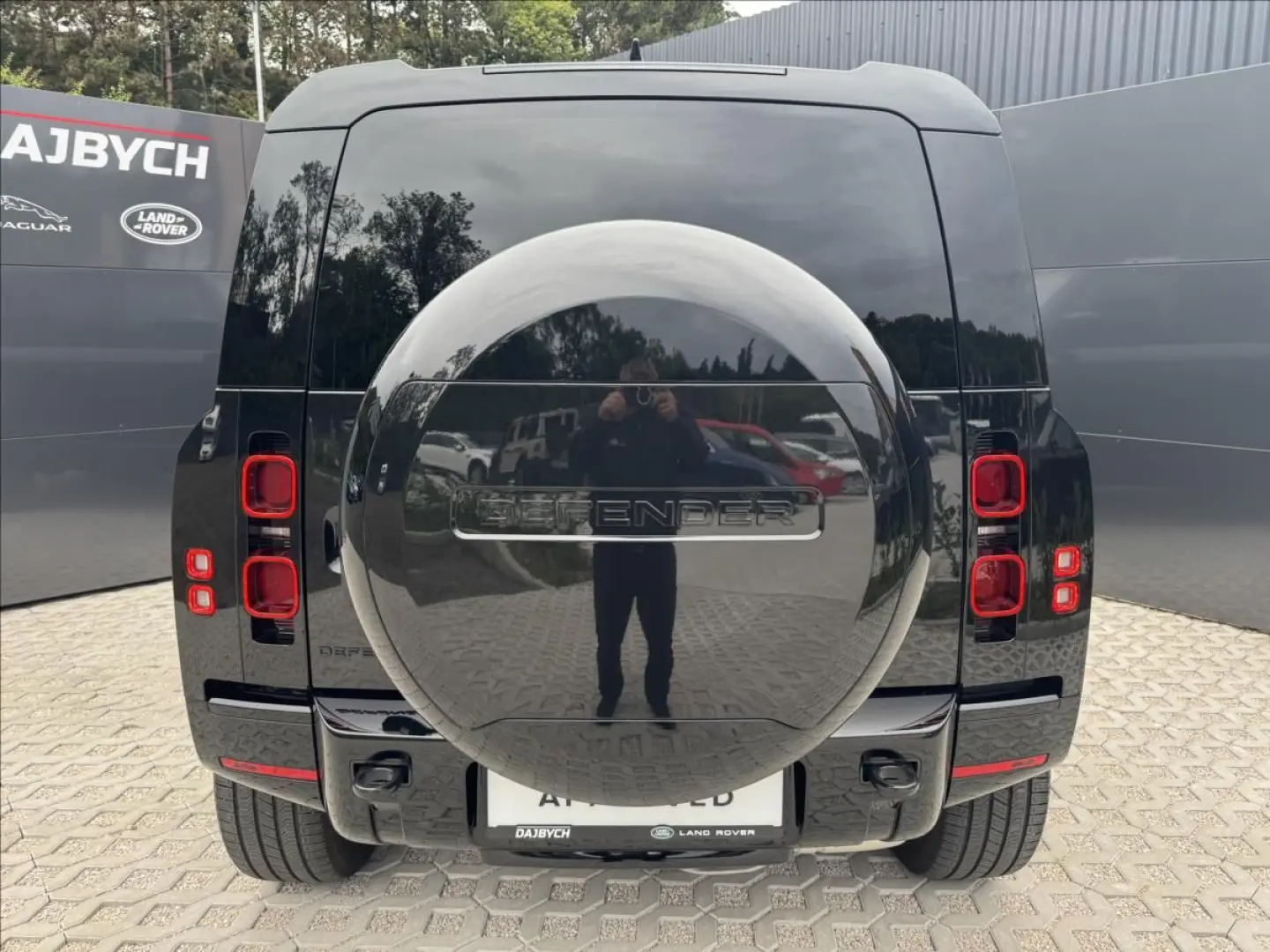 Defender D300 110 X-DYNAMIC SE ČR DPH