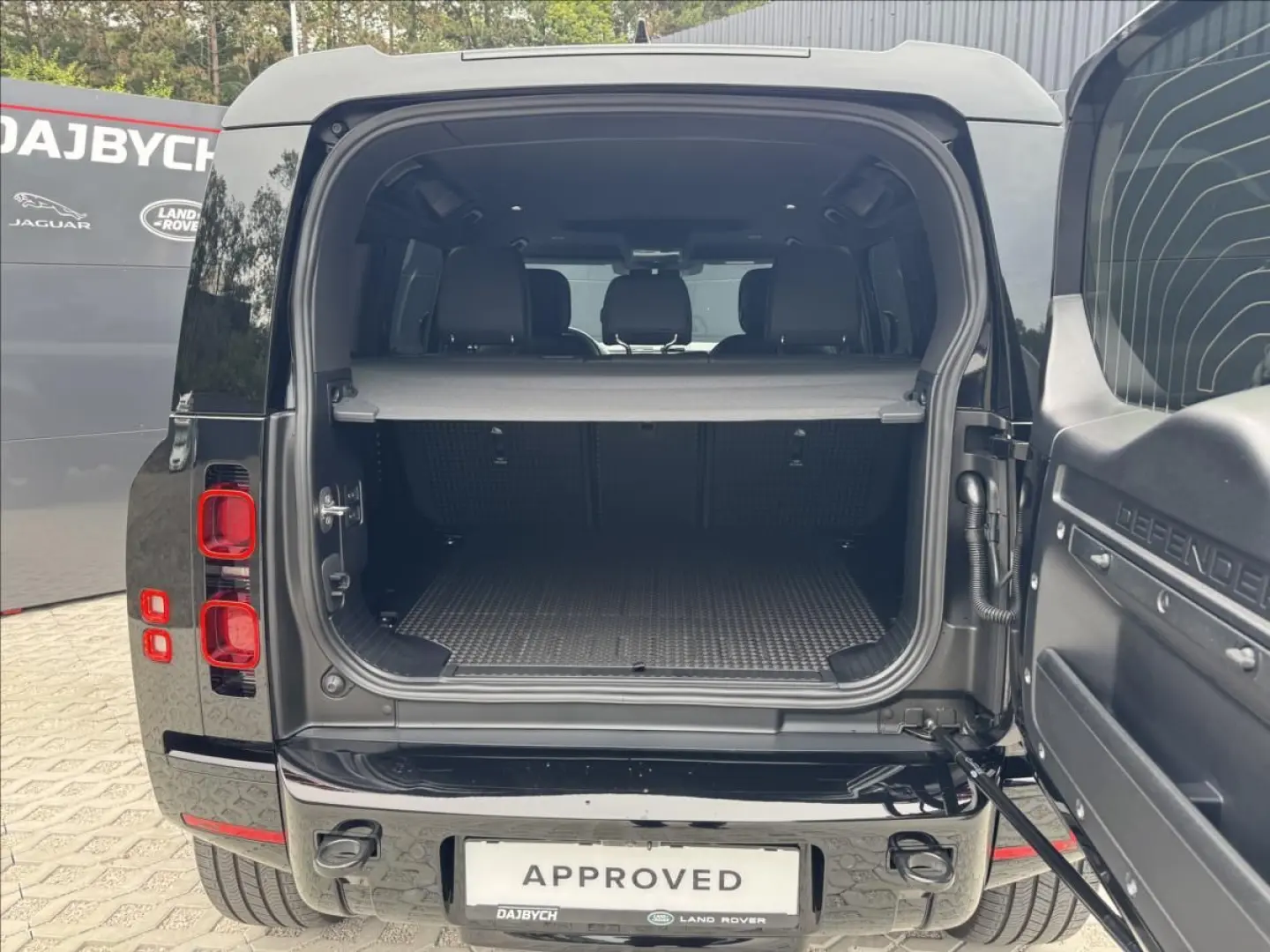 Defender D300 110 X-DYNAMIC SE ČR DPH