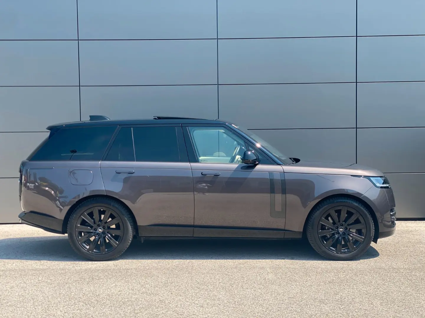 Range Rover First Edition