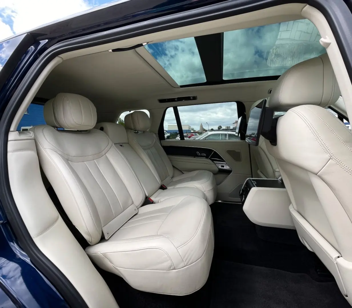 Range Rover 4.4 P530 Autobiography LWB