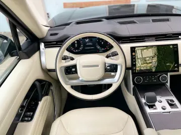 Range Rover 4.4 P530 Autobiography LWB