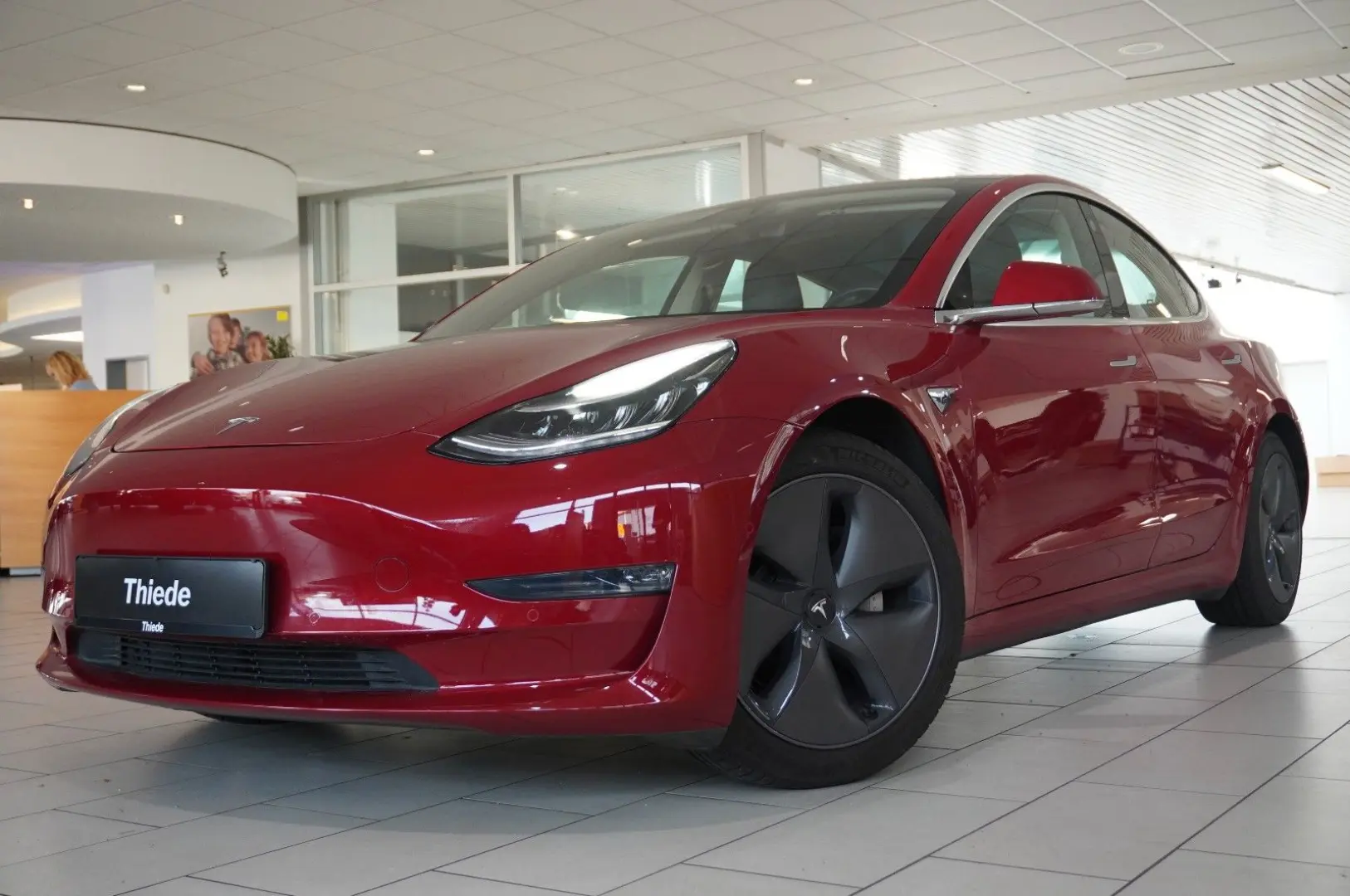 Model 3 LONGRANGE DUAL-MOTOR NAVI KAMERA DAB AHK