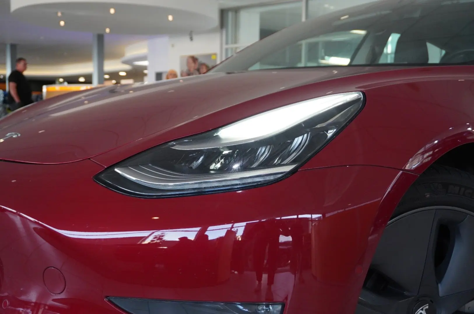 Model 3 LONGRANGE DUAL-MOTOR NAVI KAMERA DAB AHK