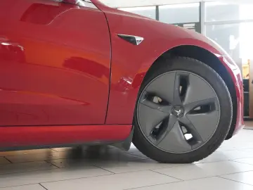 Model 3 LONGRANGE DUAL-MOTOR NAVI KAMERA DAB AHK