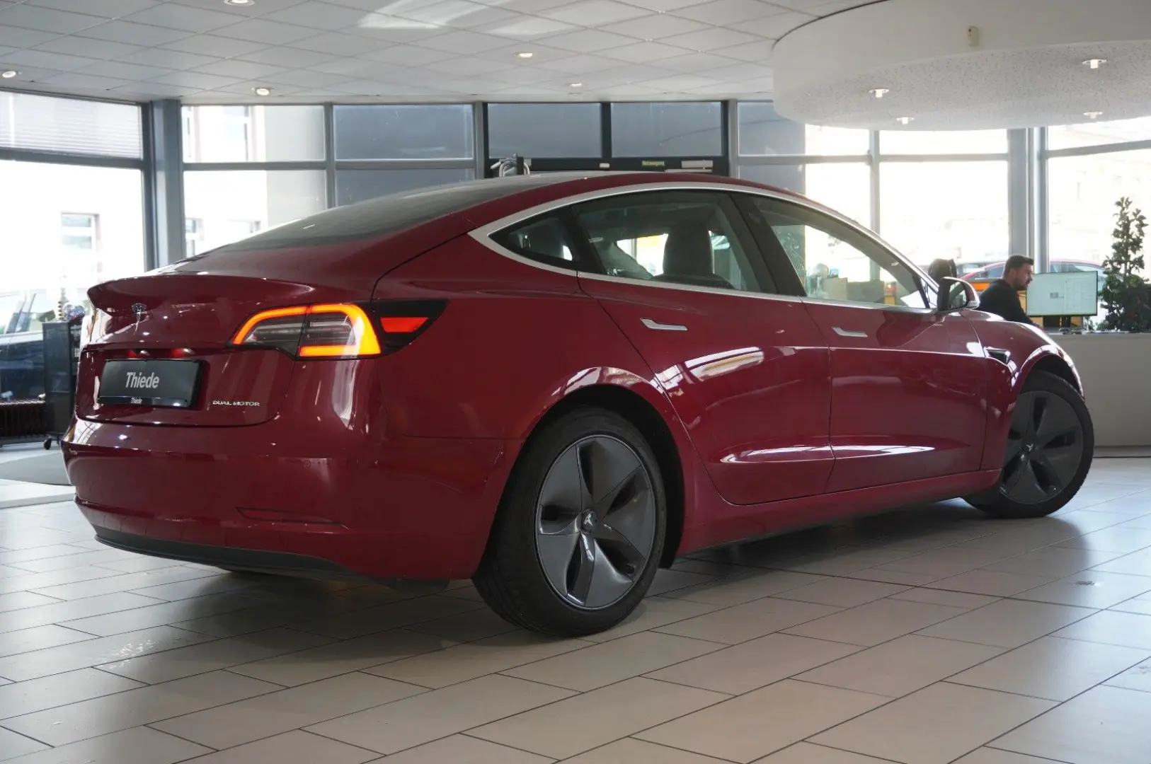 Model 3 LONGRANGE DUAL-MOTOR NAVI KAMERA DAB AHK