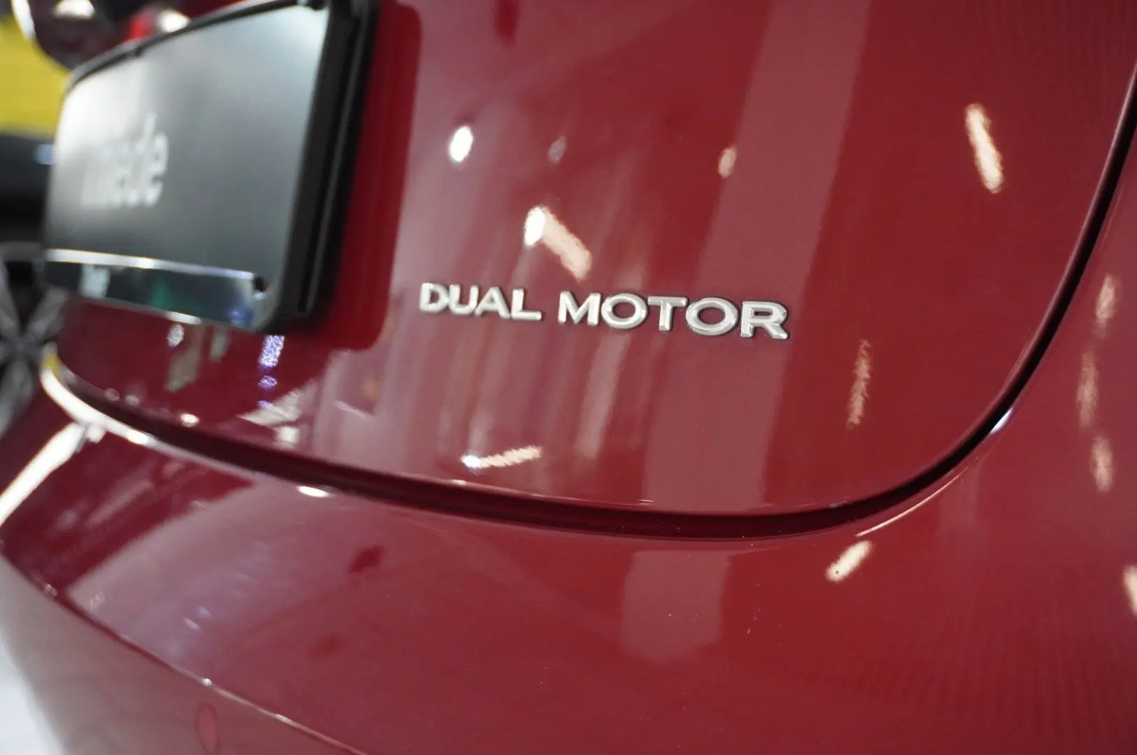 Model 3 LONGRANGE DUAL-MOTOR NAVI KAMERA DAB AHK