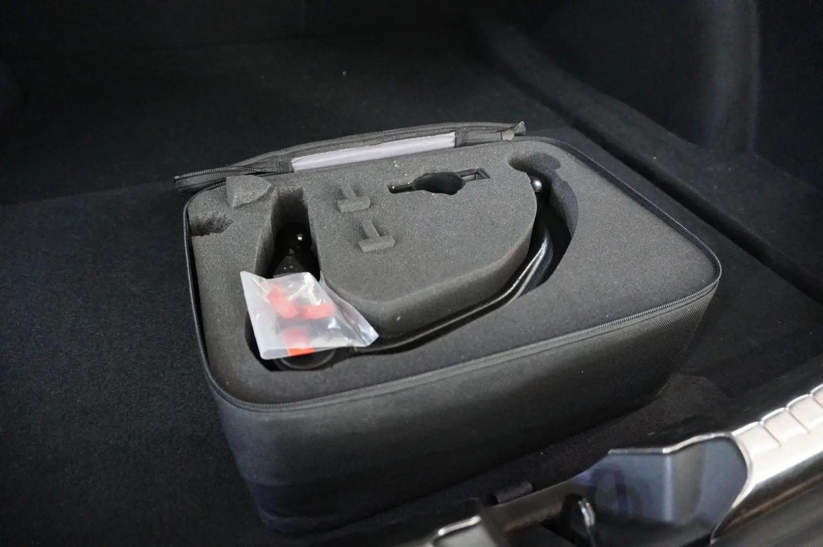 Model 3 LONGRANGE DUAL-MOTOR NAVI KAMERA DAB AHK