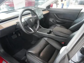 Model 3 LONGRANGE DUAL-MOTOR NAVI KAMERA DAB AHK