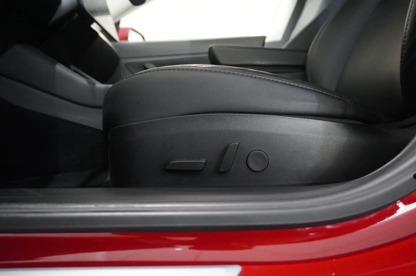 Model 3 LONGRANGE DUAL-MOTOR NAVI KAMERA DAB AHK