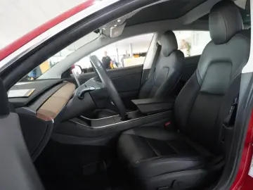 Model 3 LONGRANGE DUAL-MOTOR NAVI KAMERA DAB AHK