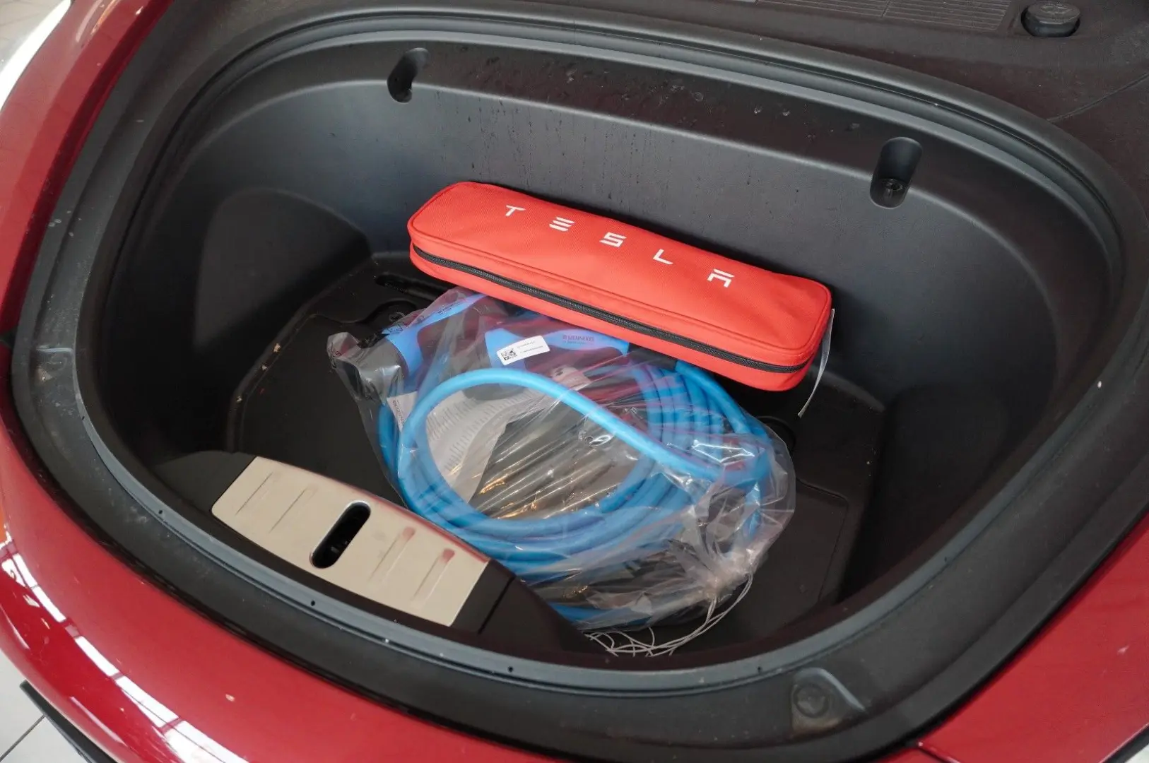 Model 3 LONGRANGE DUAL-MOTOR NAVI KAMERA DAB AHK