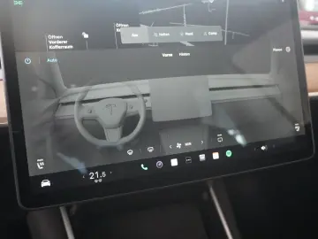 Model 3 LONGRANGE DUAL-MOTOR NAVI KAMERA DAB AHK