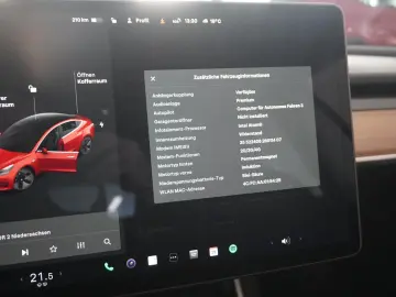 Model 3 LONGRANGE DUAL-MOTOR NAVI KAMERA DAB AHK