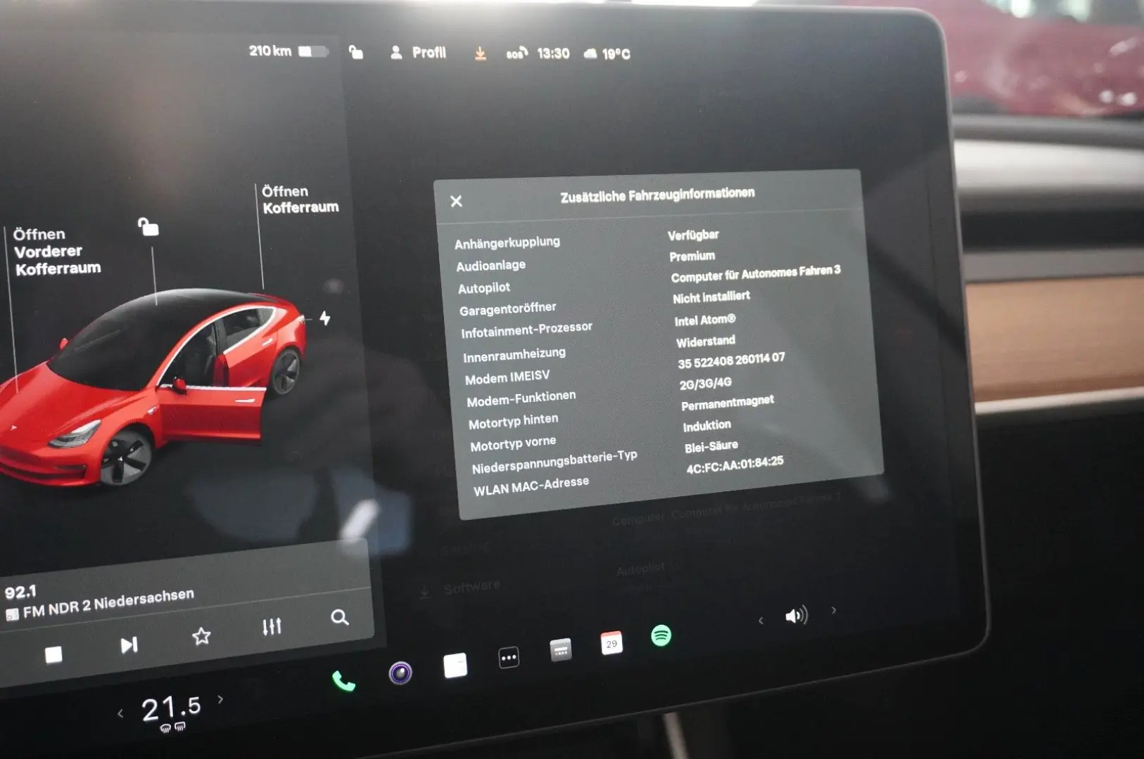 Model 3 LONGRANGE DUAL-MOTOR NAVI KAMERA DAB AHK