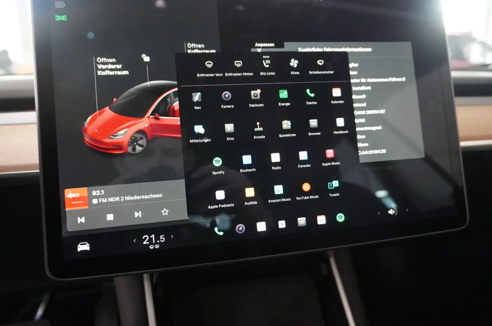 Model 3 LONGRANGE DUAL-MOTOR NAVI KAMERA DAB AHK