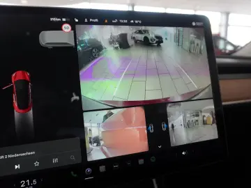 Model 3 LONGRANGE DUAL-MOTOR NAVI KAMERA DAB AHK