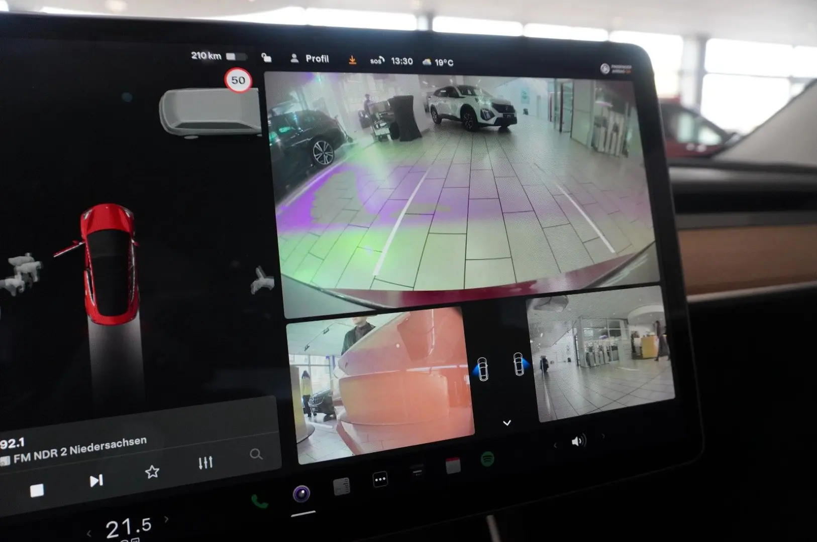 Model 3 LONGRANGE DUAL-MOTOR NAVI KAMERA DAB AHK