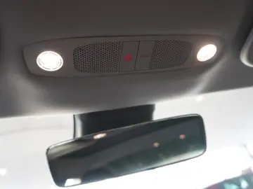 Model 3 LONGRANGE DUAL-MOTOR NAVI KAMERA DAB AHK