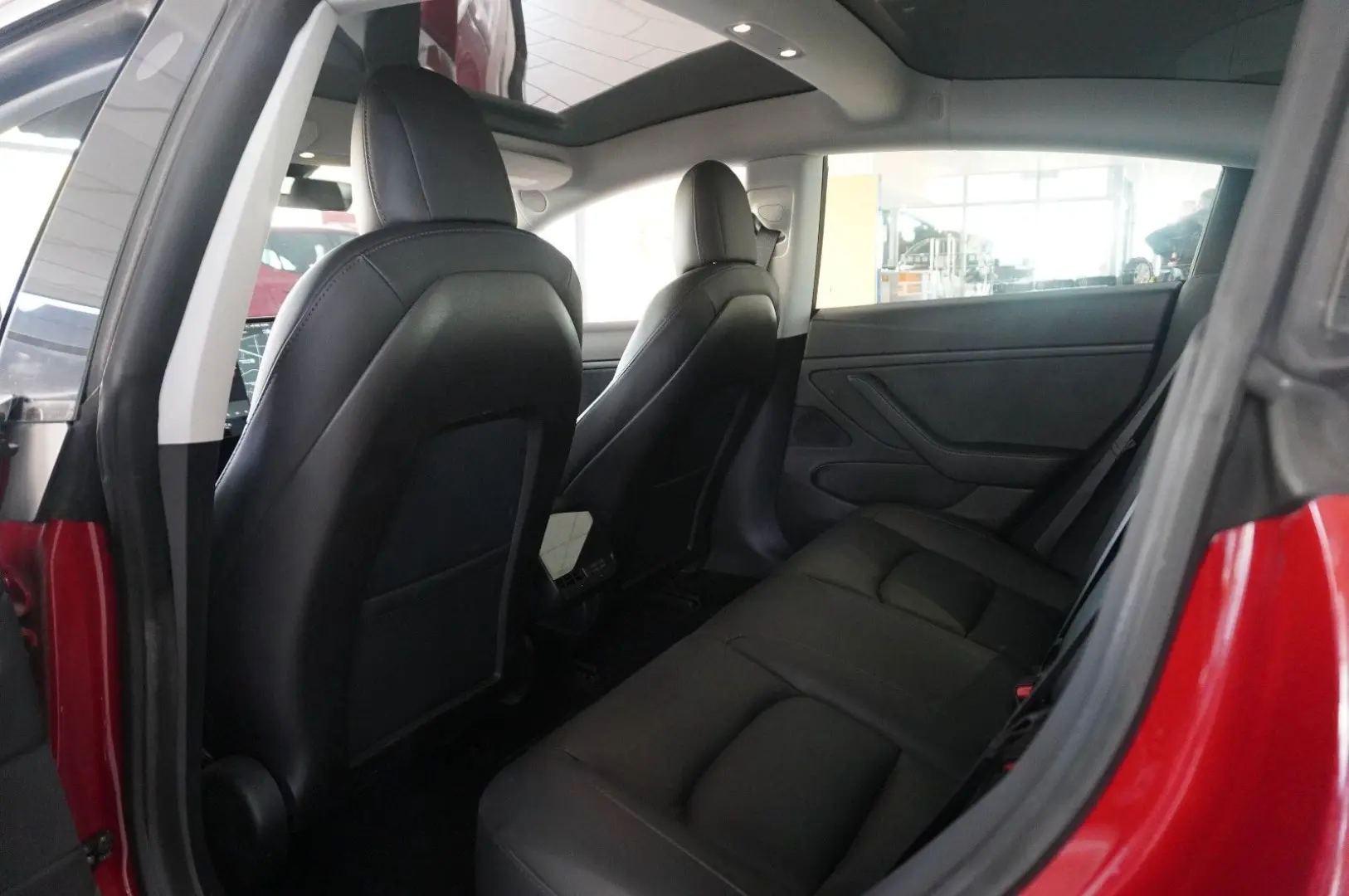 Model 3 LONGRANGE DUAL-MOTOR NAVI KAMERA DAB AHK