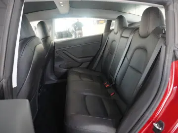 Model 3 LONGRANGE DUAL-MOTOR NAVI KAMERA DAB AHK