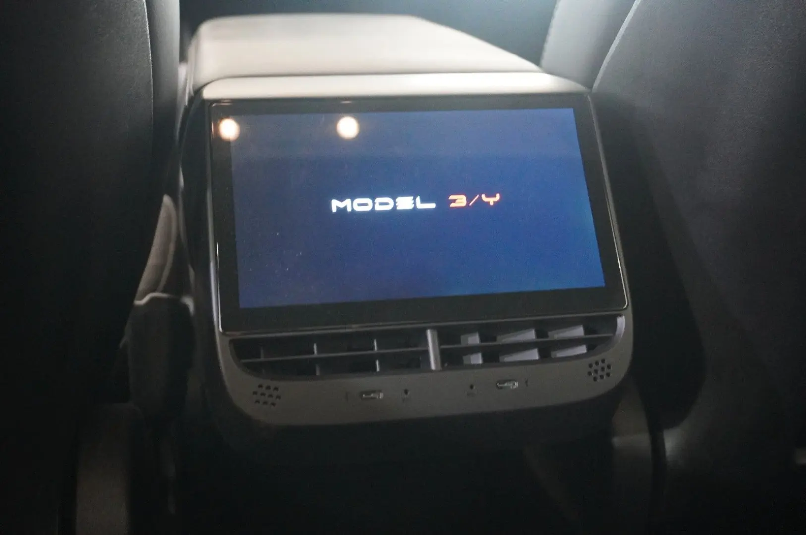 Model 3 LONGRANGE DUAL-MOTOR NAVI KAMERA DAB AHK