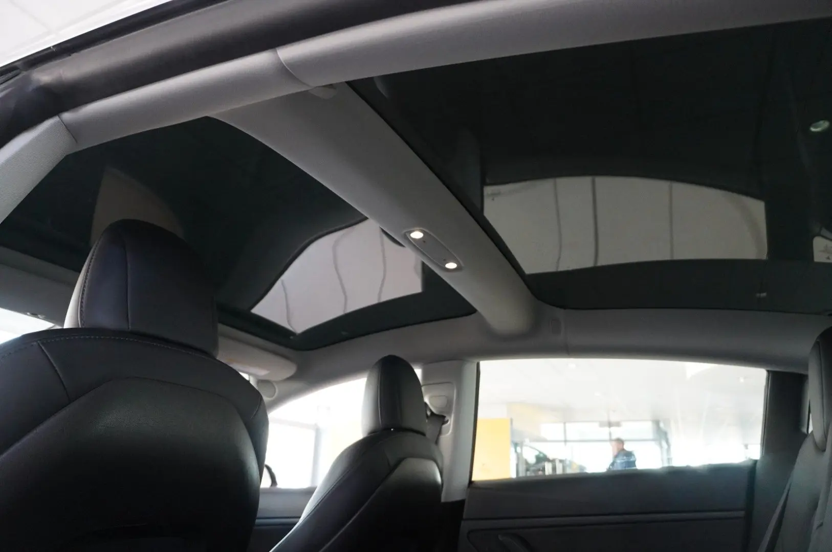 Model 3 LONGRANGE DUAL-MOTOR NAVI KAMERA DAB AHK