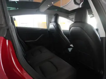 Model 3 LONGRANGE DUAL-MOTOR NAVI KAMERA DAB AHK