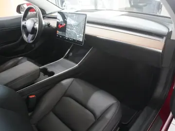 Model 3 LONGRANGE DUAL-MOTOR NAVI KAMERA DAB AHK